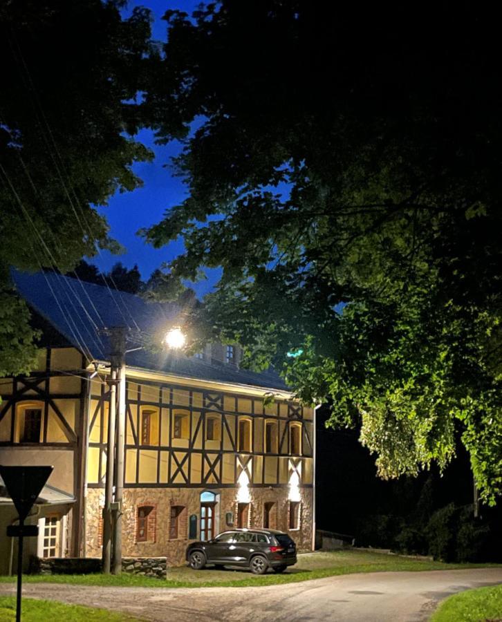 Penzion Stara Skola Vikantice Exterior photo